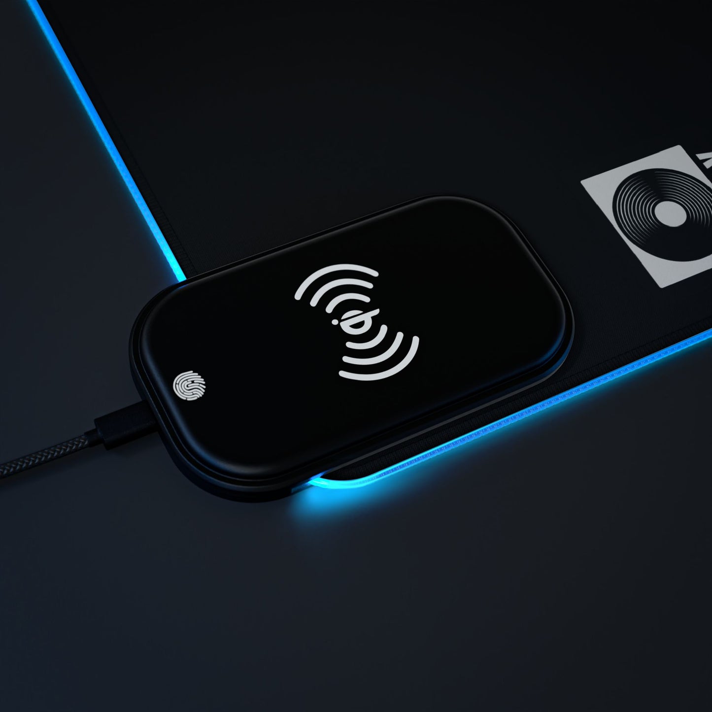 DAZY STUDIOS (MOUSE PAD WITH WIRELESS CHARGING)