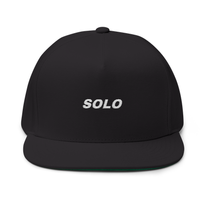 SOLO (WHITE LOGO FLAT-BILL HAT)