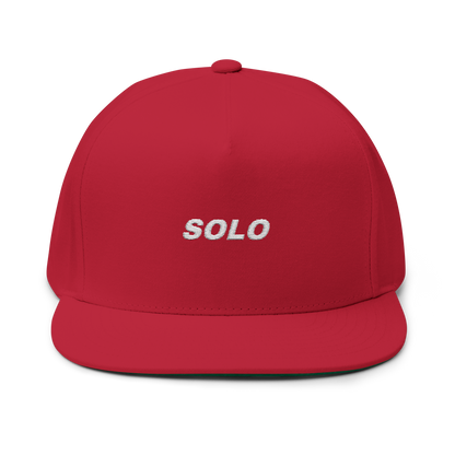 SOLO (WHITE LOGO FLAT-BILL HAT)